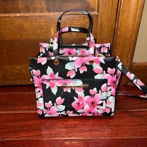 ✨SOLD✨Steve Madden Floral Purse